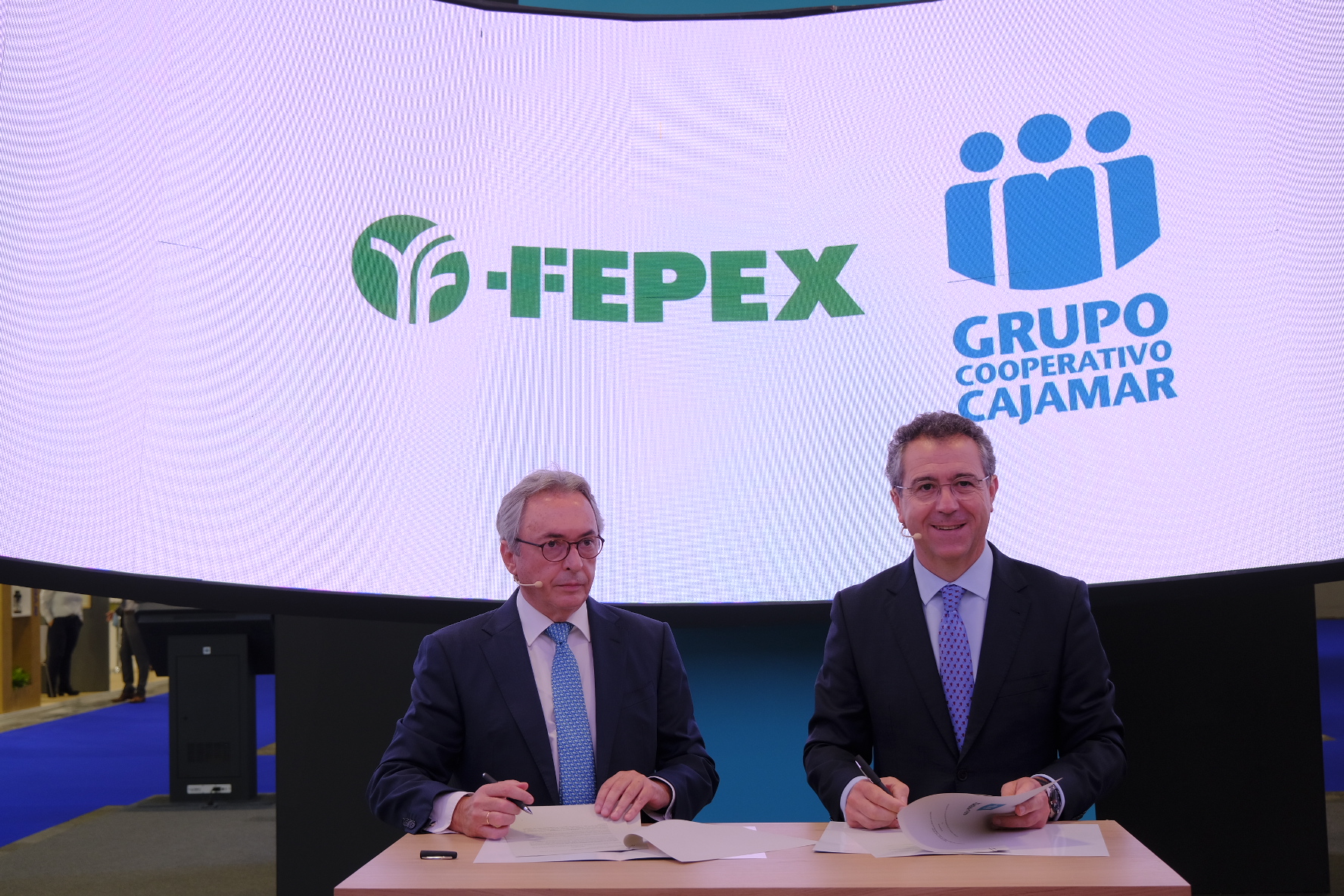 El presidente de FEPEX, Jorge Brotons, y el presidente de Cajamar, Eduardo Baamonde (1)