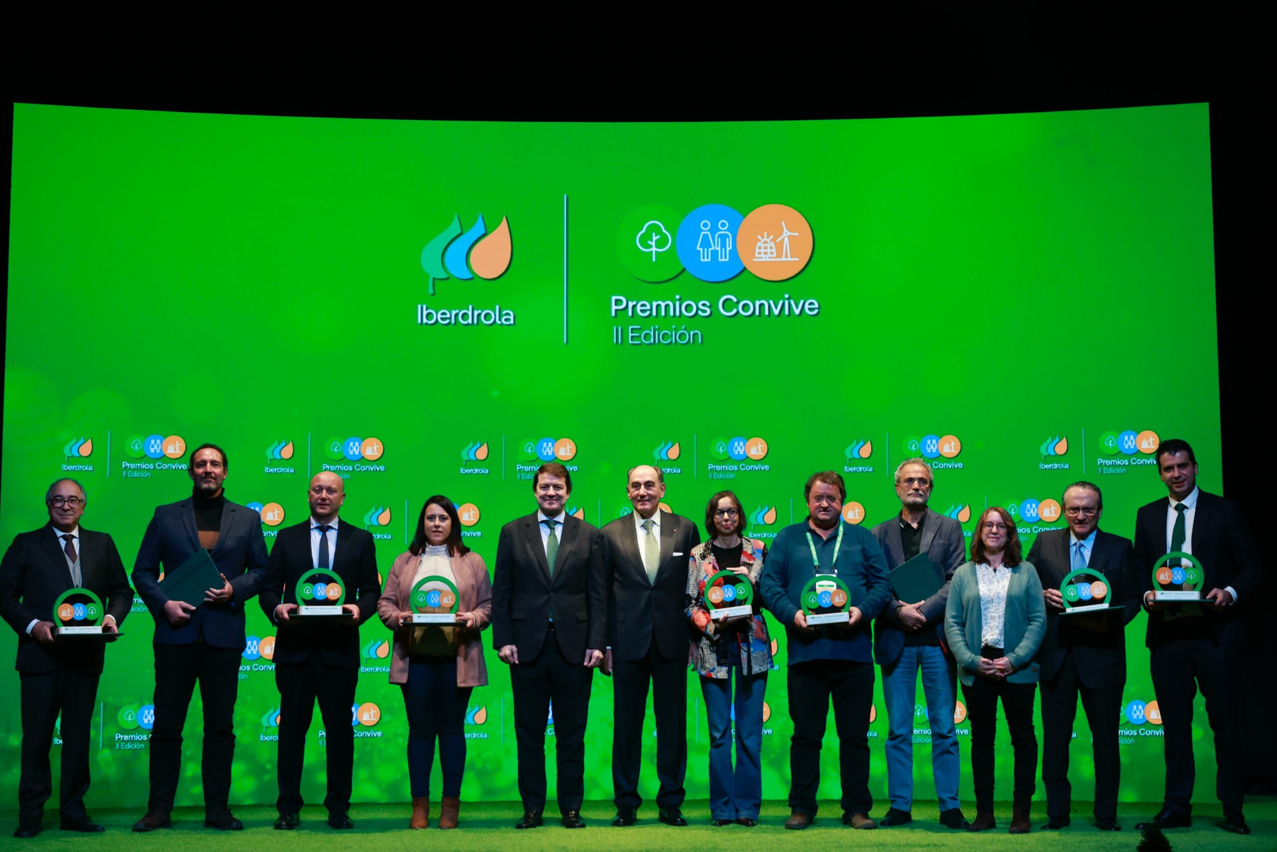 Foto de grupo premiados Iberdrola Convive